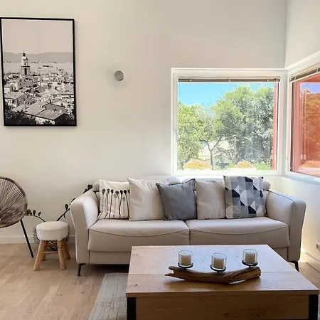 Panoramic Sea View, Rooftop, Air Conditioning, 2 Bedrooms, Parking Apartman Grimaud