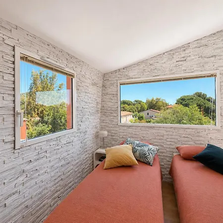 Panoramic Sea View, Rooftop, Air Conditioning, 2 Bedrooms, Parking Grimaud