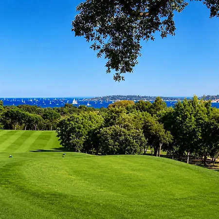 Panoramic Sea View, Rooftop, Air Conditioning, 2 Bedrooms, Parking *